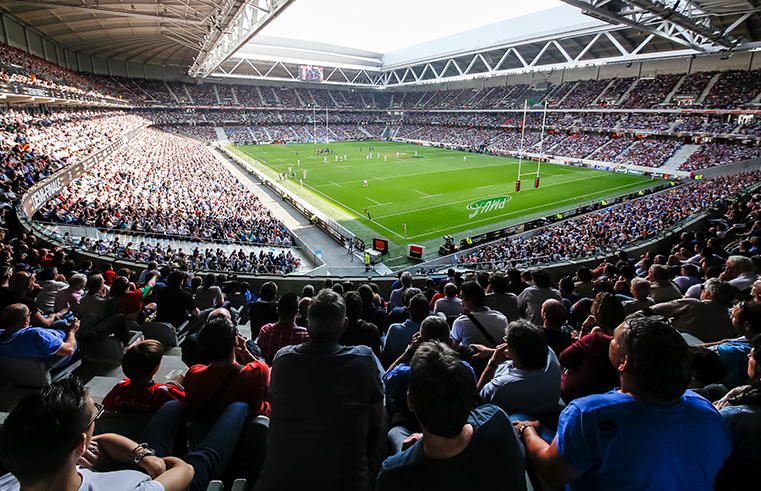 50 000 PLACES DANS LE STADE